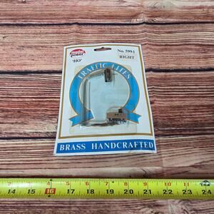 Model power H.O scale traffic lite #599-1 right sealed